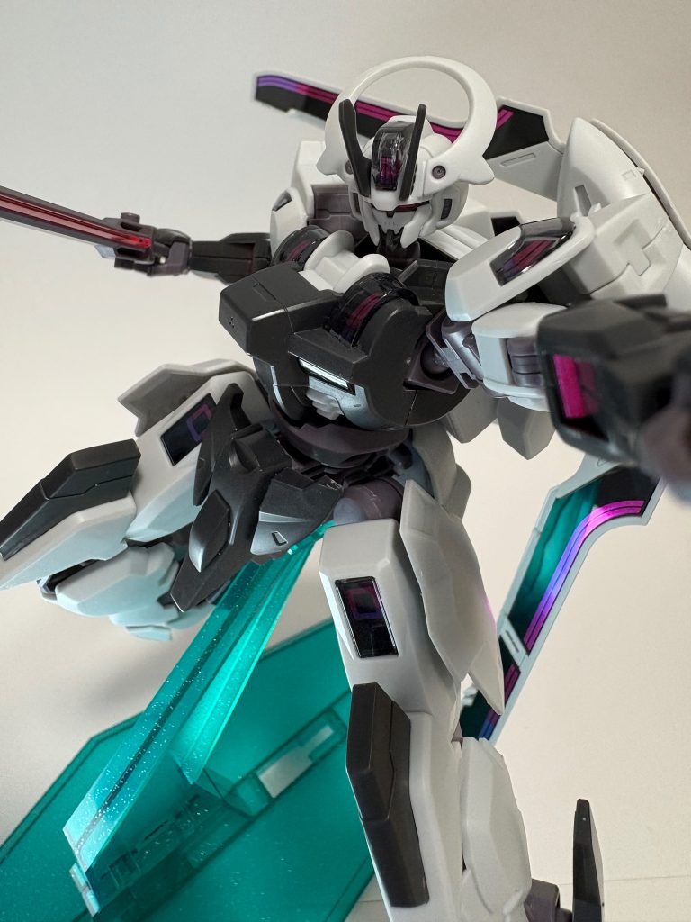 カメラをガシッと掴んで刀を切りつけてきそうなアングル。(zaku-kao10)これはこれでいい(gundam-kao6)