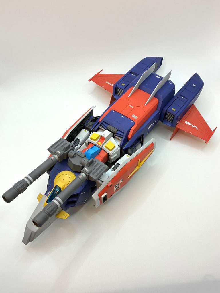 1/100 MG Gアーマー。多分数あるGアーマーの中で一番バランスが良く、且つ中身の叔父貴が激カッコ良いのが特徴。リアの回転する翼に若干難があるものの、これぞ決定版という感じです。
