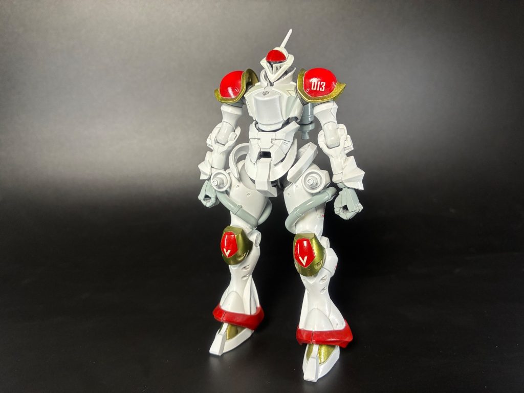 素立ち正面。肩アーマーがデュークモンっぽいなと思って作り始めましたがあんまり似なかった印象…