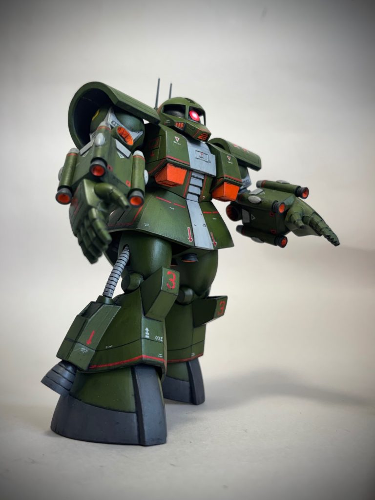 1/144MSVの作成も残すところあと僅か。高速機動型ザクへの布石となるＺタイプ・ザク、とても楽しんで作ることができました。最後までご覧いただきありがとうございました。