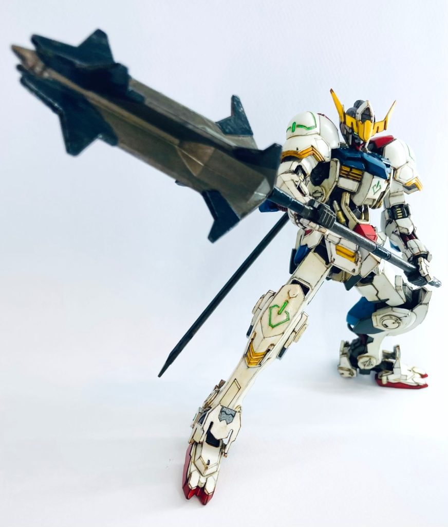 メイス持たせて箱絵のポージングです！