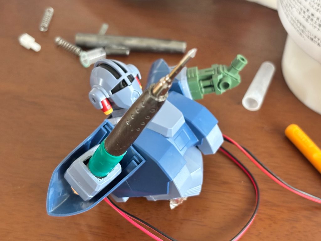 前回作った「ロケットパンチ可能なジオング」と”同じ仕組み”なので武器腕が可能！ご覧いただきありがとうございました！&nbsp;