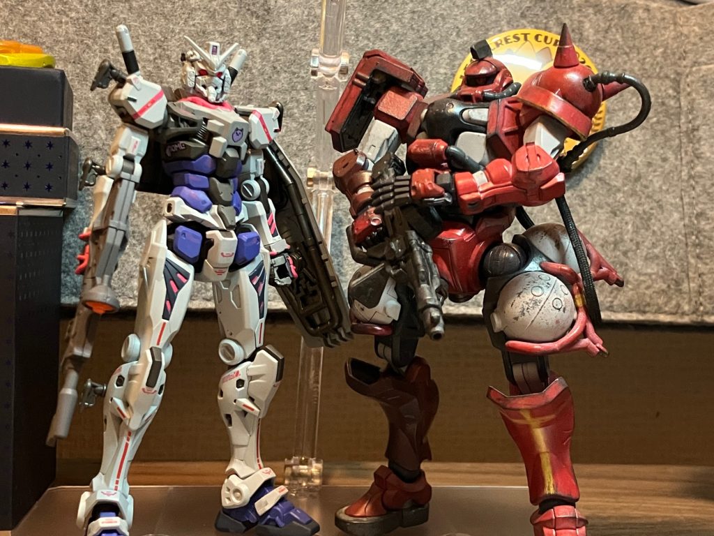 前に作った軍警ザクを改造したものと。これもいつか紹介します