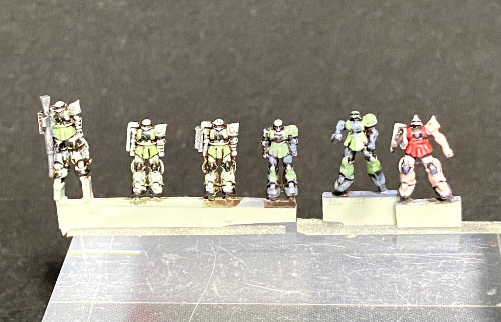 1/1700ザクです。