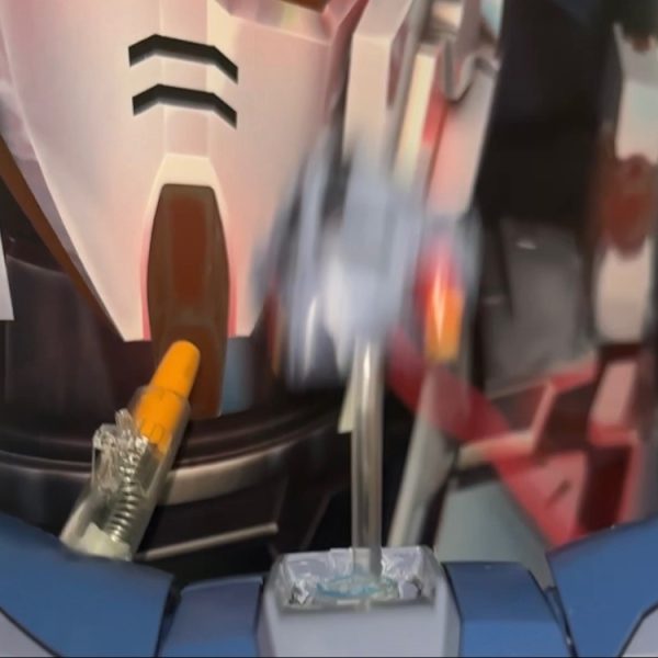 シャア脱出！