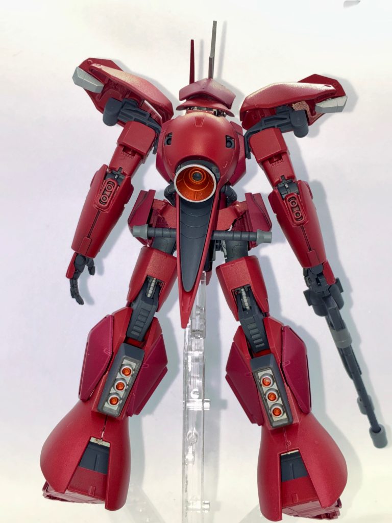 ロールアウト時の軽装状態です。武装はダブルバレルビームライフルとショルダーバルカン、ビームナギナタになります。