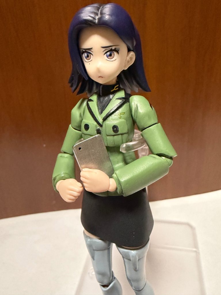 困り顔も用意したのですが、なんかイメージと違うのでお蔵入りです。作成後の感想として、30ms765プロのキットは肘が透明パーツだったりで改造素体としては不向きなキットだったと思います。じゃぁ何故使ったって・・そりゃセールで安かったから！！