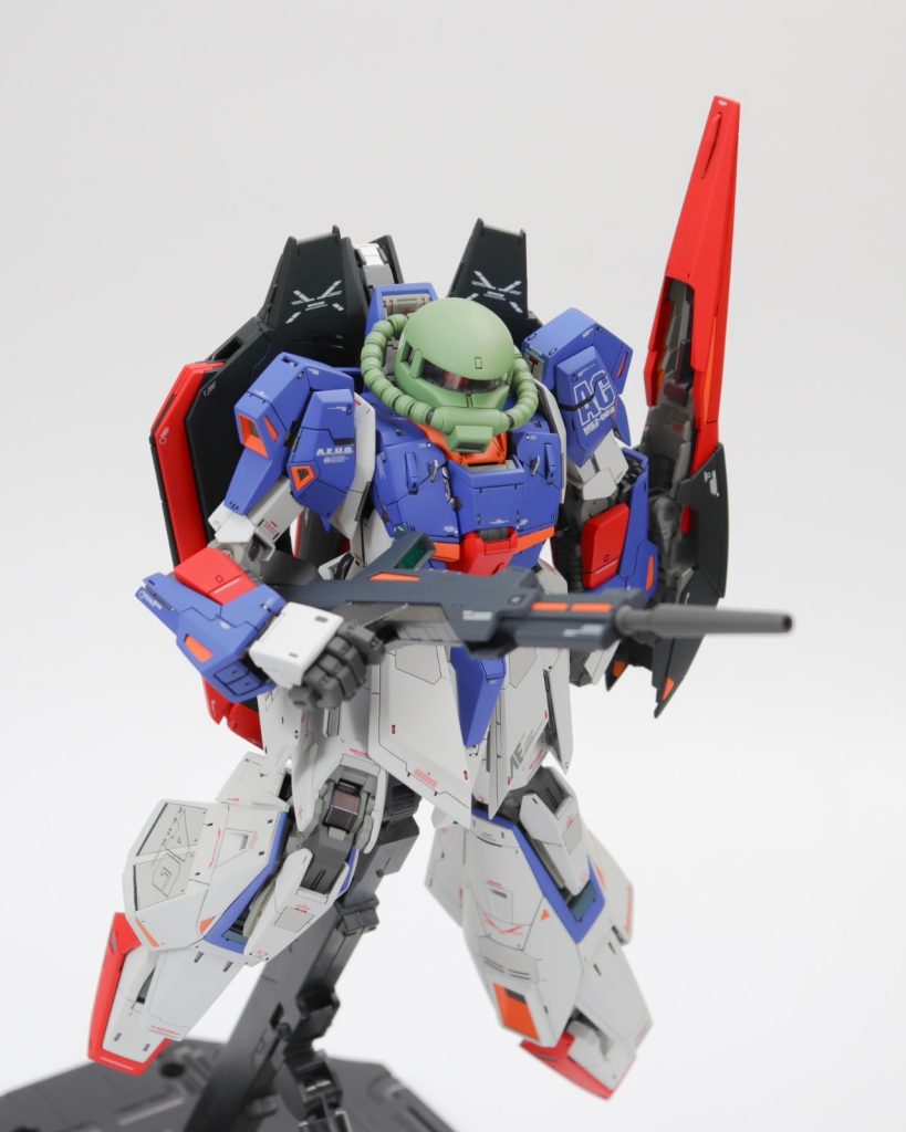 ボディはそのまま Zガンダムなので変更点はありませんが首元のボールジョイントの厚みを Zと同じくらいに加工してどちらにもできるようにしてあります。