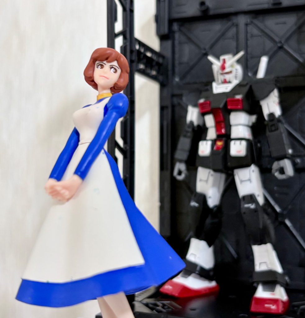 プロトタイプガンダムにうっとりする不二子の別ショット。