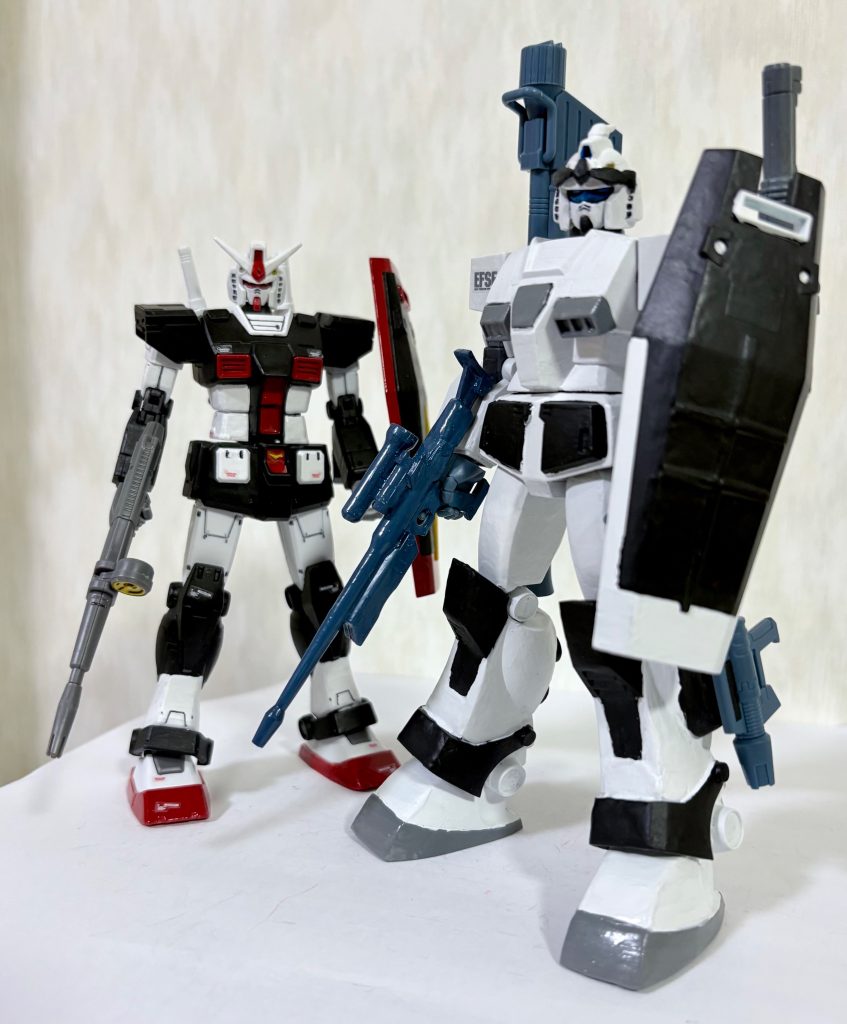 Black and White.今週作った2体のガンプラのツーショットで〆(サブタイは同名のウィスキーから取った🥃)