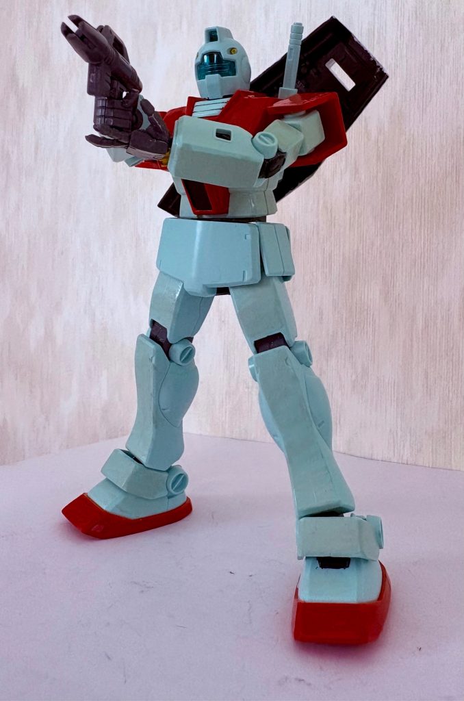 今回のウリはなんといっても両手でビームスプレーガンを構えられること。コレはそのままだとできなかったポーズである(gandam-hand2)