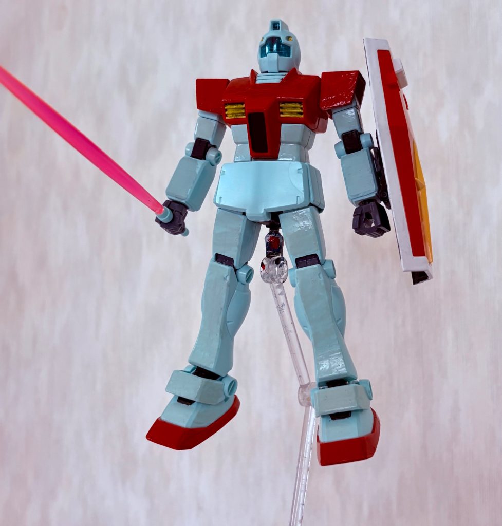 この通りスタンドにつけて浮かばせられる(gundam-kao2)