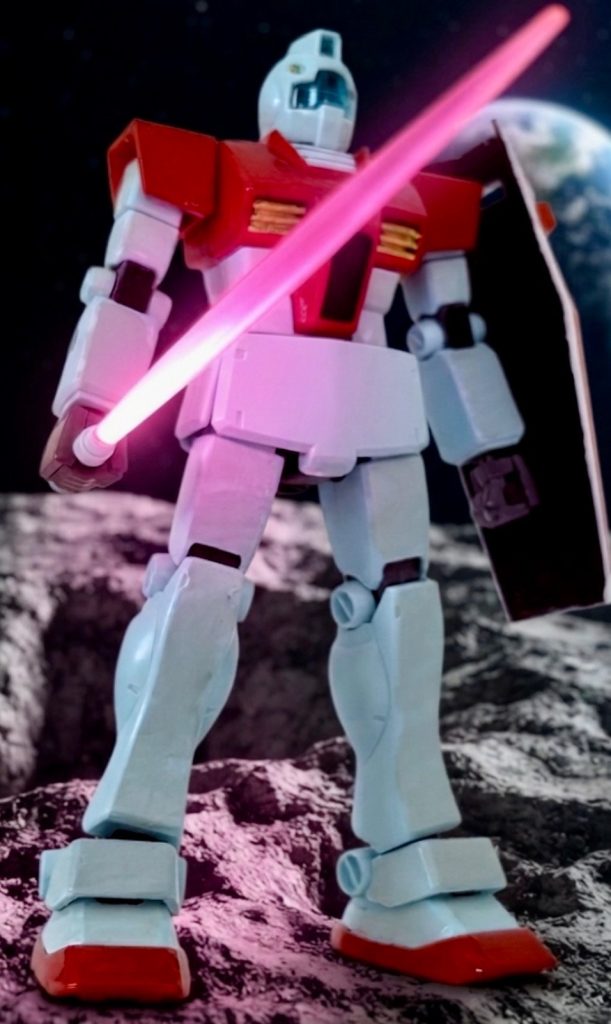 小惑星の上に立つGM。ちなみにビームサーベルの刃はロボット魂のモノを付けられるようにした(gundam-kao6)