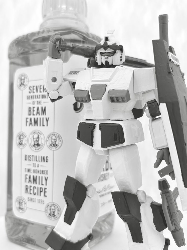 ガンダムシリーズは基本白い機体のメカが多いので、モノトーンが似合う(黒い機体も然り)(gundam-kao6)