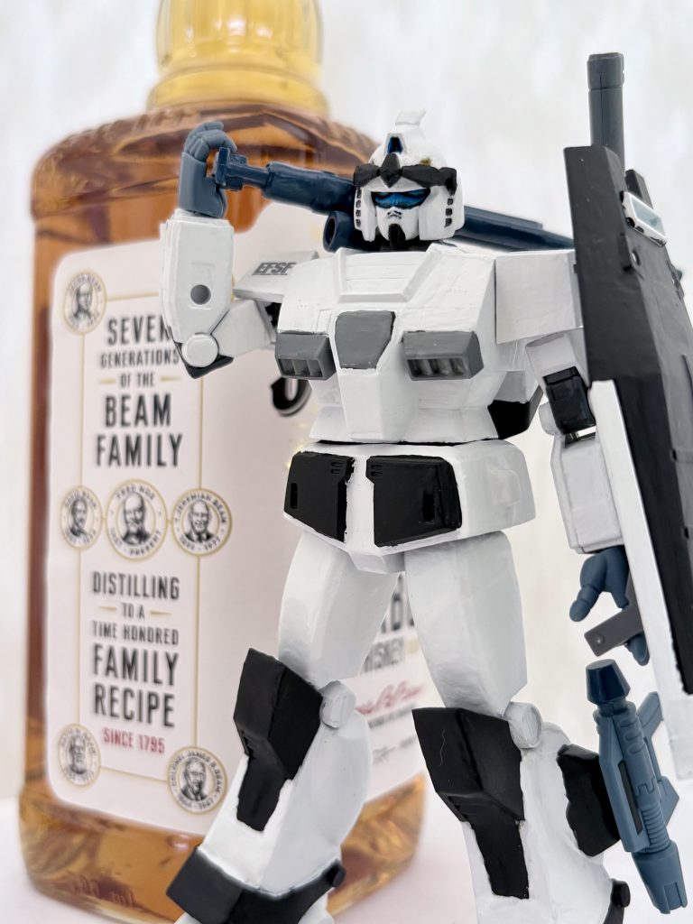 作品名：ジム・ビーム<p>この前作ったオリジナル機体用に瓶のジム・ビーム🥃を購入。飲むのはお盆休みにするかな(zaku-kao2) ※お酒は20歳を過ぎてから🍷</p>
