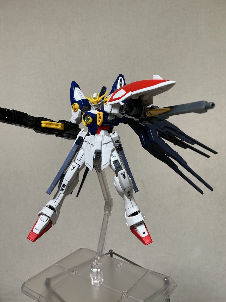 バスターライフル:HGウィングガンダムの物をそのまま流用しています。左腕部下にラッチがあるのでハンドパーツに持たせずとも装備可能です。