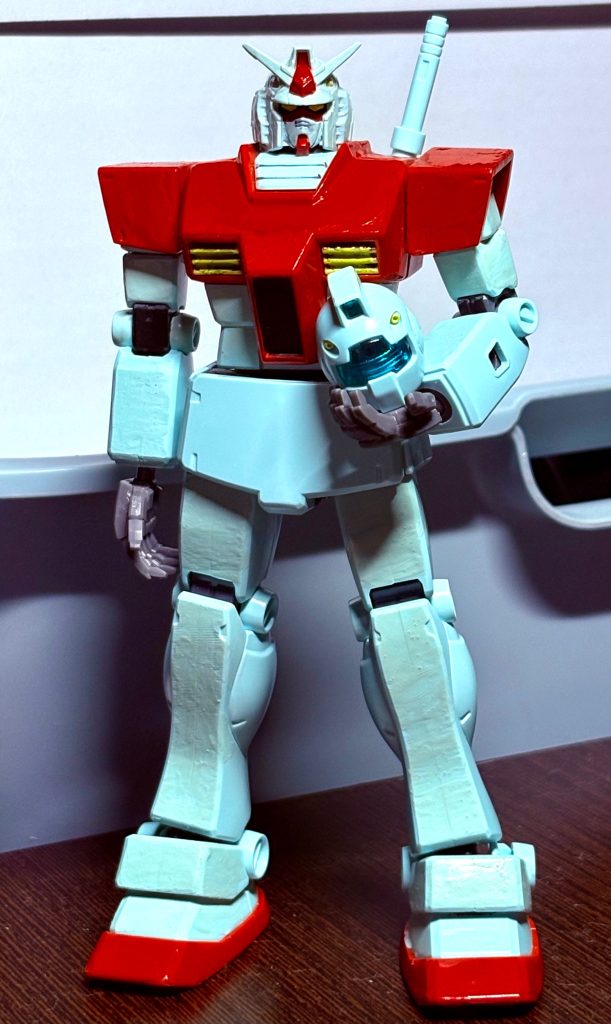 GM頭はノーマルスーツのヘルメットっぽいのでなんとなくやってみた構図。メインカメラがやられても新しいのに変えれば問題なし(gundam-kao6)