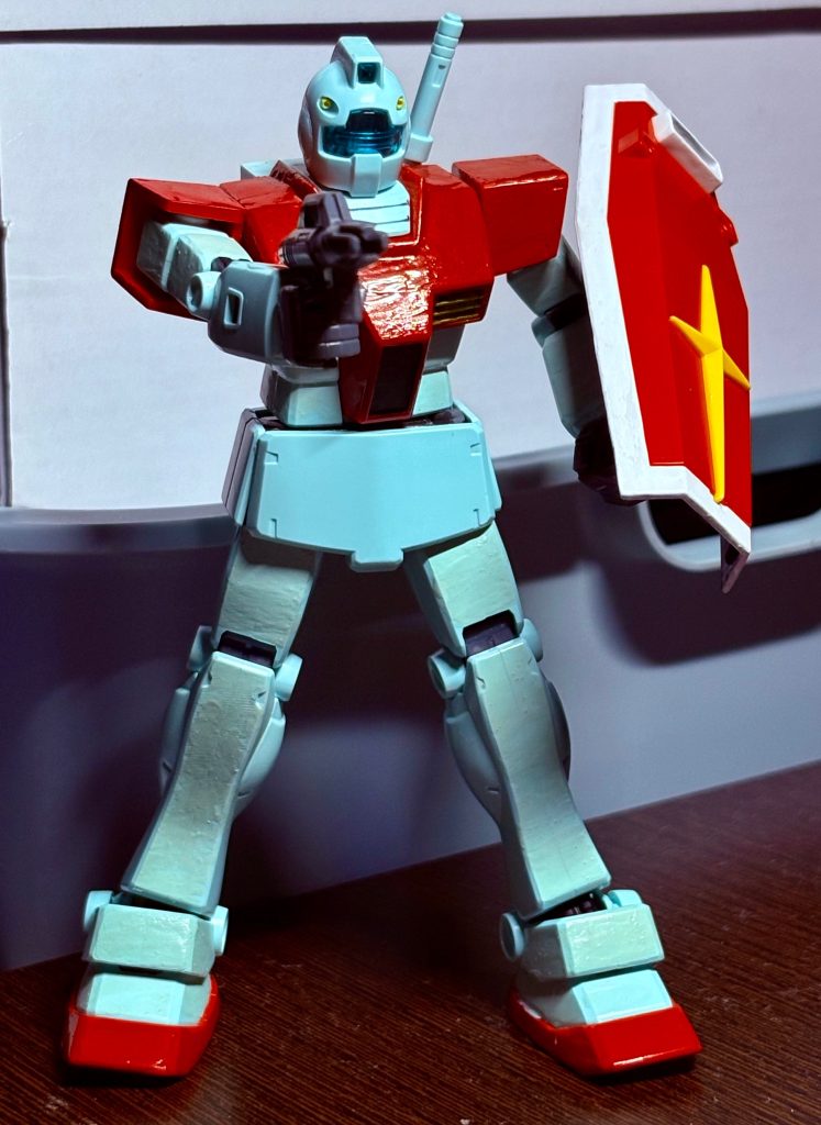 GM「動くなよ、弾が外れるから‼️」以上小ネタ終了(gundam-kao2)HGUC版GMをどこかで見かけたら、買ってやってみよう🎵