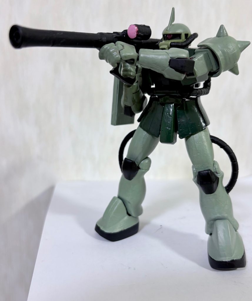 棒立ち旧キットもアレンジ一つで時代を超えたミキシングができる(gundam-kao2)