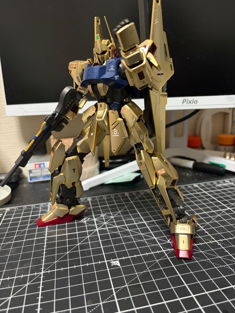 ドライデカールを初めて貼りましたが貼りやすいですね。