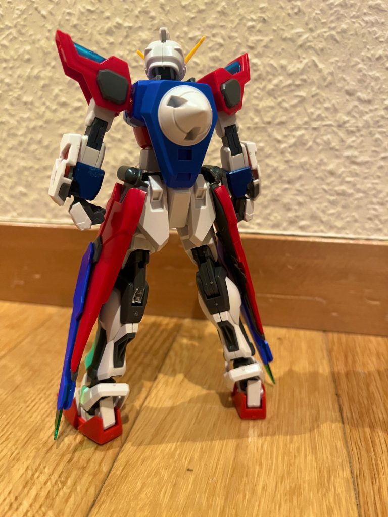 後ろ見ればわかるけどGNドライヴを装備しております。なのでエネルギー実質無限