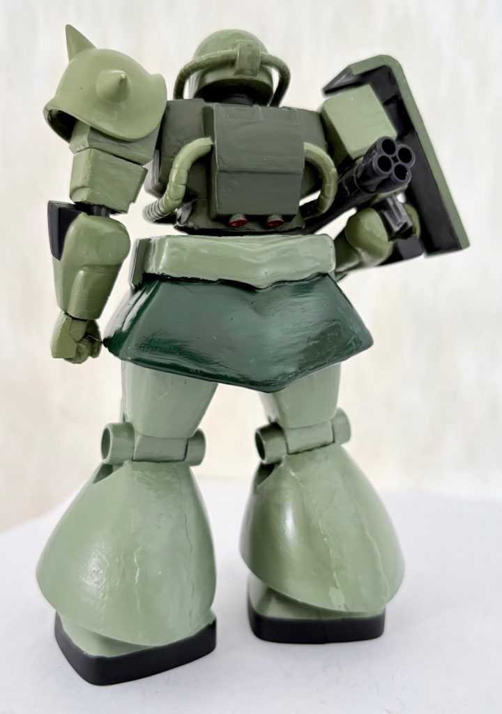 リアビュー。本当は高機動型ザクの上半身と合体させたかったが、なかなか旧キットの高機動型ザクにめぐりあえないのでマインレイヤー本体のザクを流用。