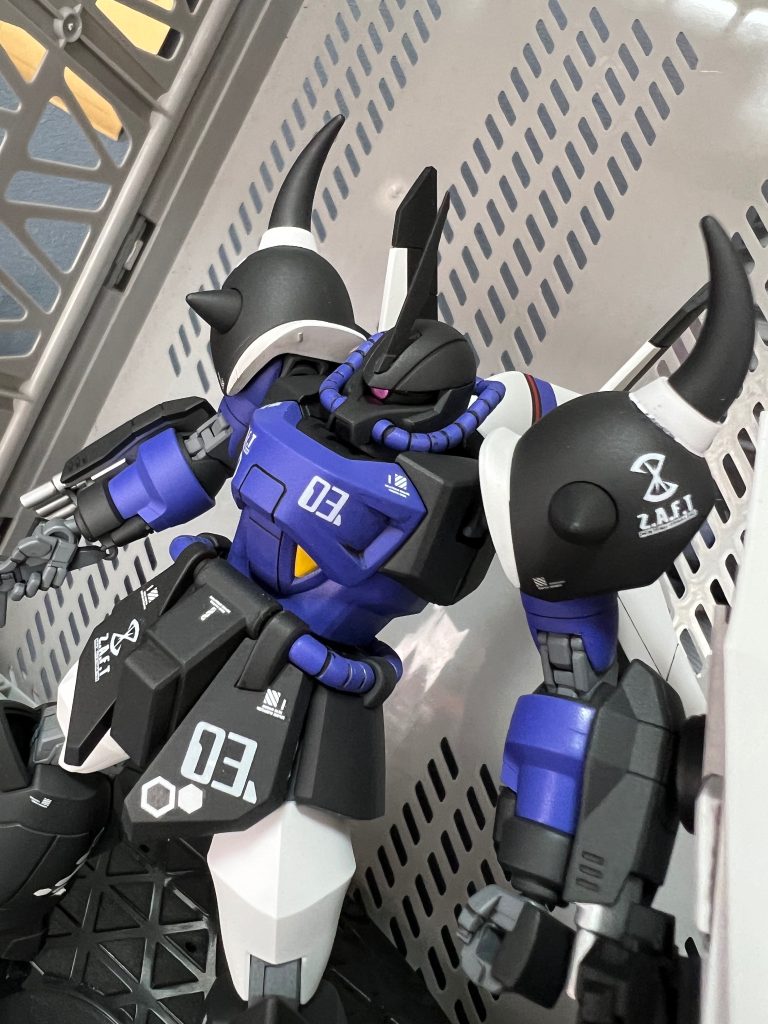 ファウンデーションとの戦いのあと、中破したゲルググの代替機としてグフに乗る...という妄想ですが、コンパスのデカールがなかったのでザフトになっております💦