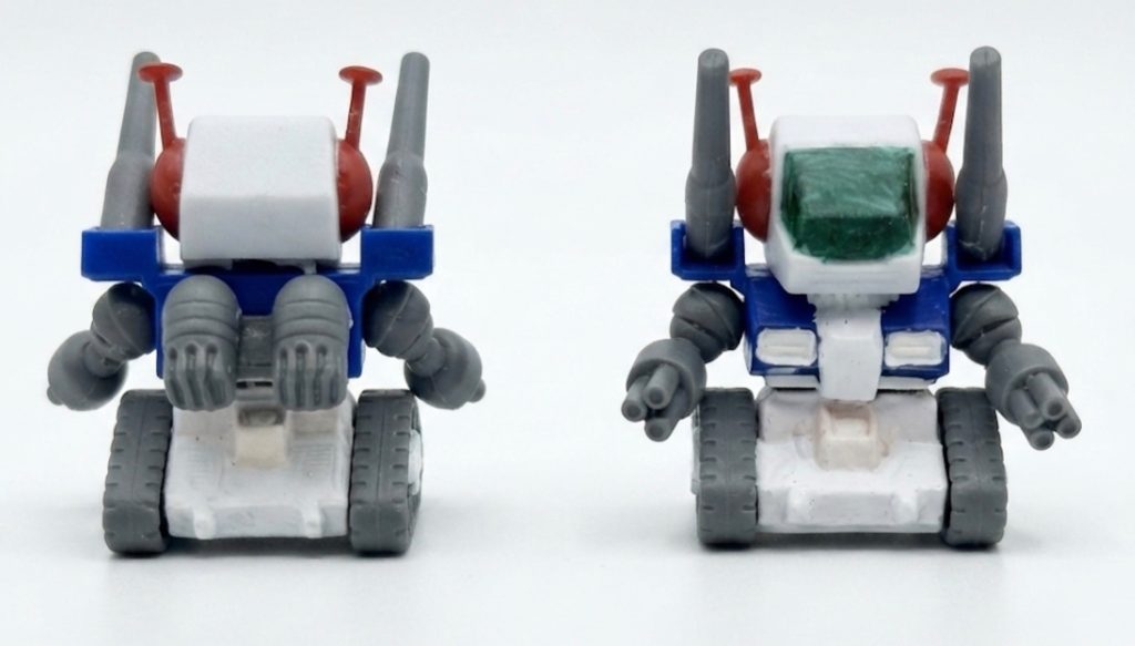 ガンダムに近づけるために下半身と胸部ハッチの青い箇所を白く塗った。