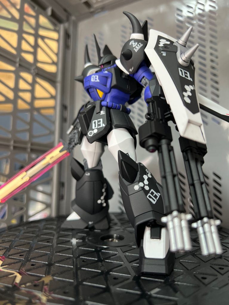 シールドにユニコーンのガトリング仕込みました。