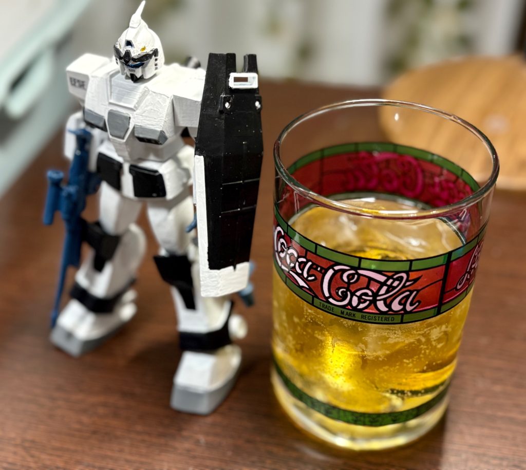毎度おなじみ、ジムビームを「ロック割り」で飲むぞ🥃