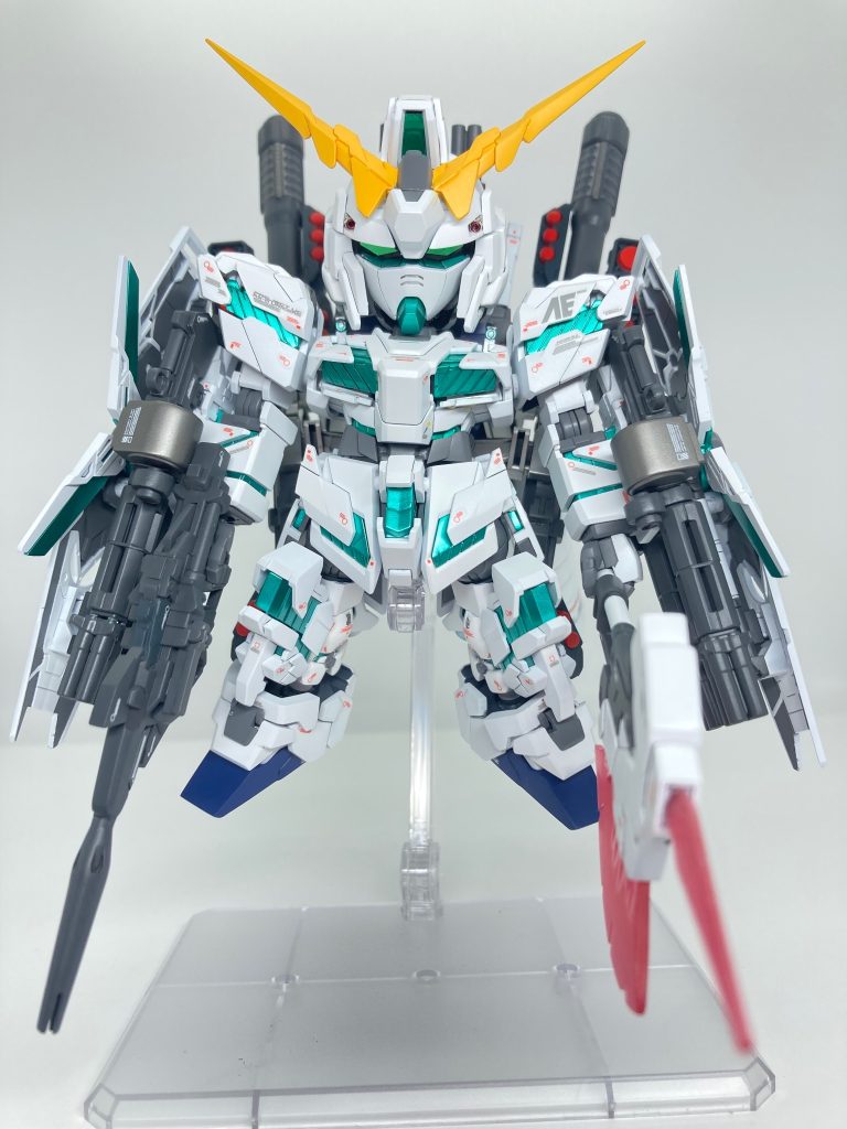 股関節周辺の改修にはHGνガンダムのパーツを使用しています。ジャベリンはビルダーズパーツを使用しました。