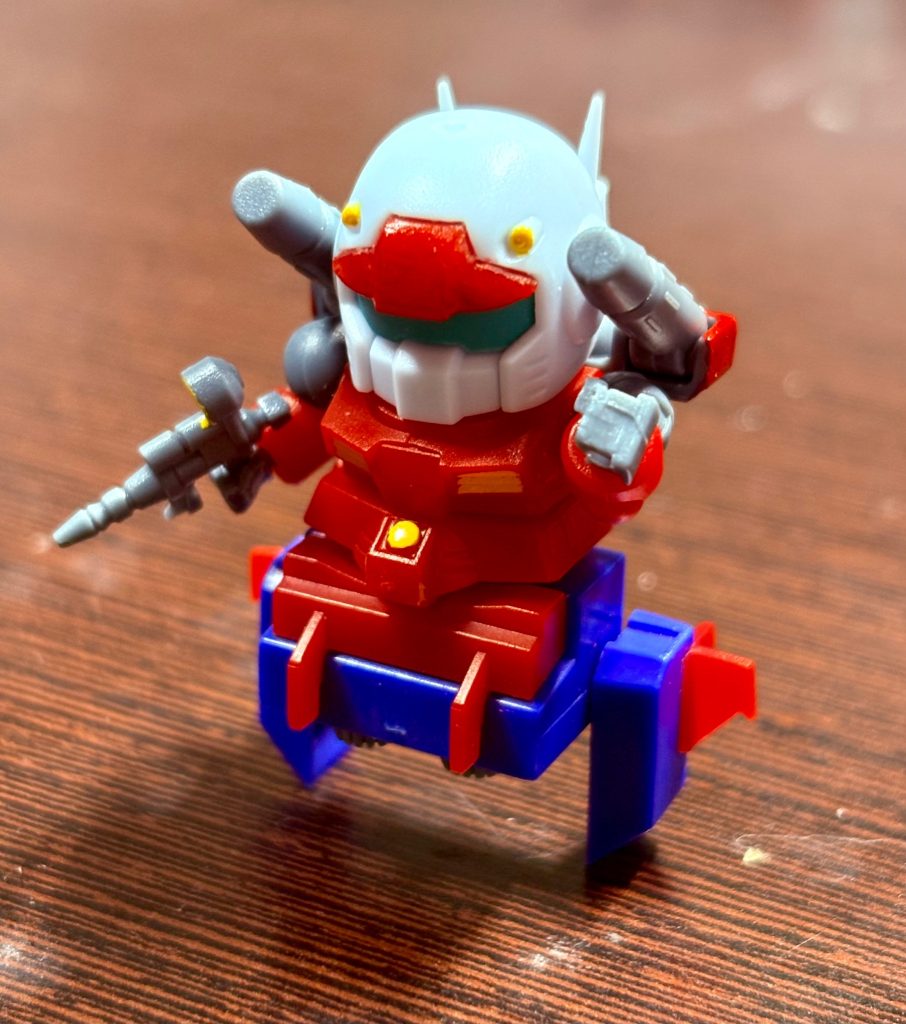 以下俺設定。ガンキャノンMAモードはガンダムMAモードを参考に生み出された機体でGパーツBメカの機動性とガンキャノンの火力を併せ持った高速戦闘が可能である。前回のガンタンクと異なり、マニュピレーター(手)もあるので格闘もこなせるらしく、スタン・ハンセン(例えが古くてすまない(gundam-kao10))並みの超高速ラリアットを相手にぶちかますのだ(zaku-kao2)