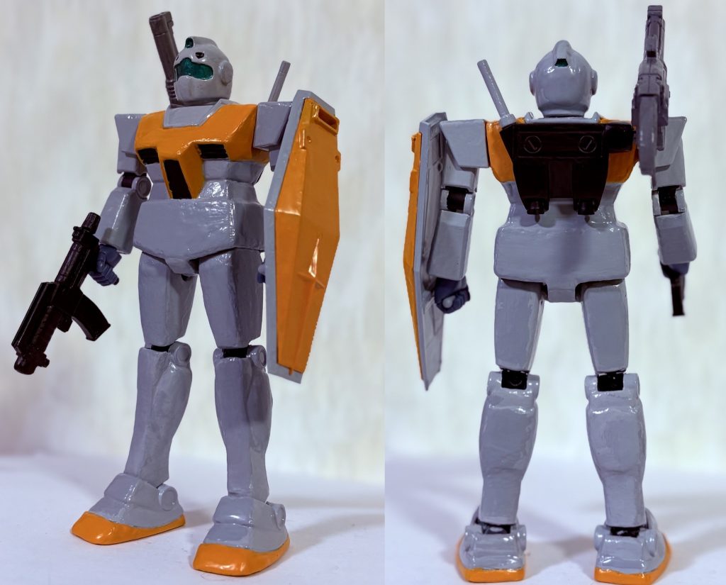 フロントビューとリアビュー。武器は『ククルスドアンの島』準拠のビームスプレーガンとショルダーキャノンを装備。シールドのみリバイバル版ガンダムのモノを使用した。ハンドパーツにはロボット魂Ver.ANIMEのモノを使用。見ての通り、筆塗り全塗装である。