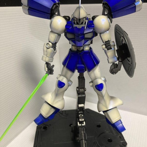 ほぼほぼ、塗装完成✨ビームライフルは思考中ハンドパーツ塗装中😅後はデカールかぁ・・・デカール買い足さないとなぁ（3枚目）
