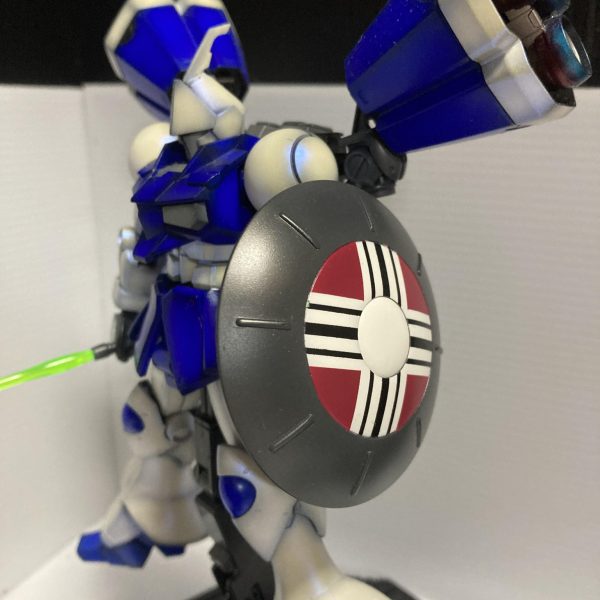 ほぼほぼ、塗装完成✨ビームライフルは思考中ハンドパーツ塗装中😅後はデカールかぁ・・・デカール買い足さないとなぁ（2枚目）