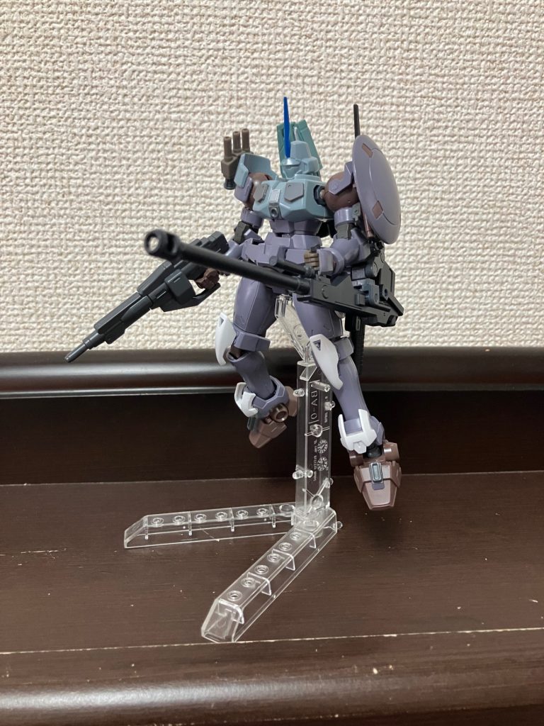 せっかくなんでドーバーガン装備状態もw通常時は銃口上向きで、発射時はキャノンっぽく肩に掛かる感じの方がACっぽいけど、あえて下向きにして腰から出してトリガー握る方がガンダムっぽいかなぁとw