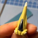 マスクのダボ軸をカットして合わせ目消し(完全にカットするのは失策でした…下側の軸[…]