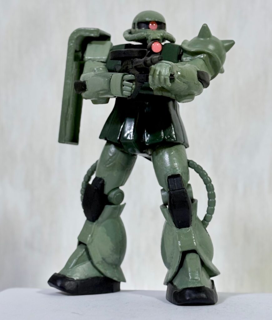 おなじみザクマシンガンの構え。ザクはこのポーズが取れなきゃね(gundam-kao4)
