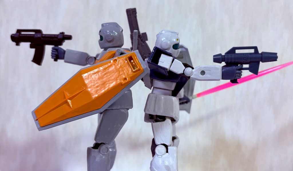 改造の方向性は違えど、棒立ち旧キットがここまで生まれ変わる事ができる(zaku-kao2)