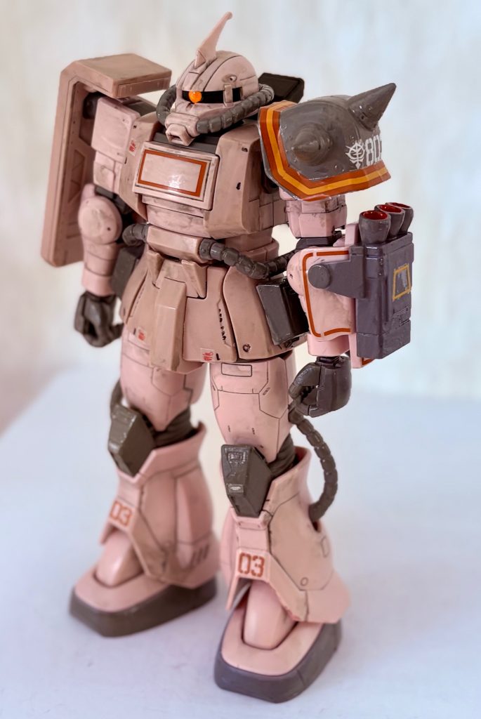 本キットのウリはかつてのMSVのように水転写デカールが付いており、それだけでも当時の旧キットのような外観にできる(zaku-kao6)