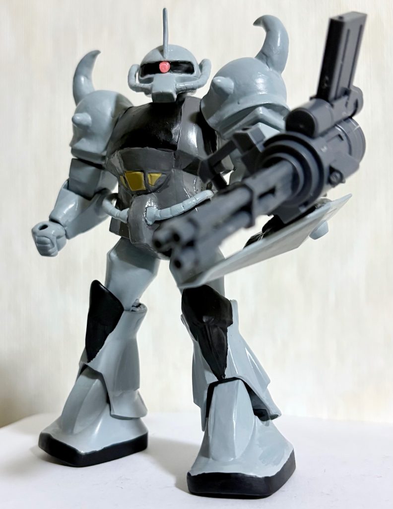 固定武装がないので、今となっては「なんちゃってグフ・カスタム」と化してる(zaku-kao4)