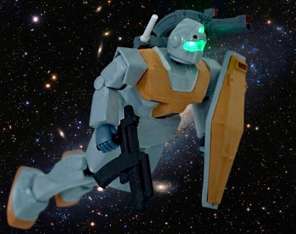 砂漠戦仕様とはいえ、宇宙で戦うポーズも決まる(gandam-hand2)