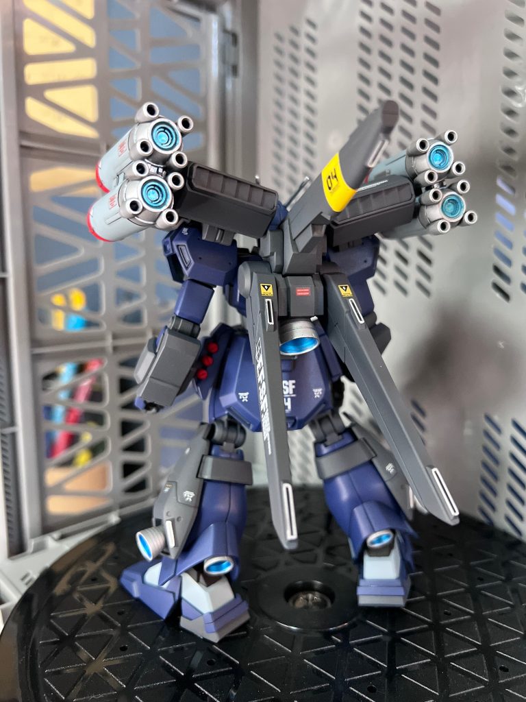後ろ