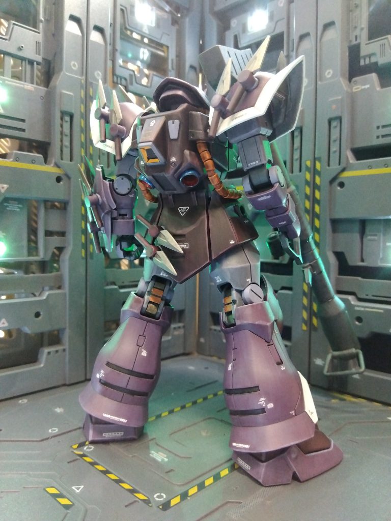 ヒートダートの切っ先を削って鋭利にしました。