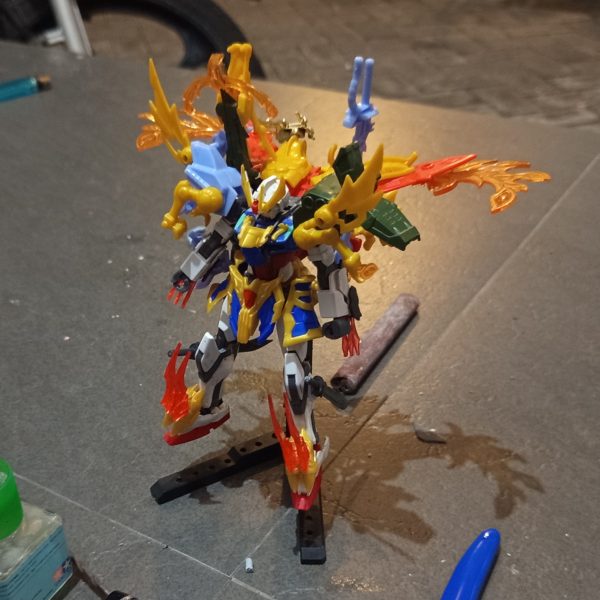 I developed the Strike Ryubi into the Perfect Strike Ryubi through a mix build combining the EG Strike with the SD Liu Bei.&nbsp;As a creative gimmick, I also incorporated the three Beasts from SD Liu Bei to complete the concept and give the build a more unique character. The combination of the EG Strike proportions with the distinctive elements of SD Liu Bei creates a different look while still preserving Ryubi's & Perfect Strike identity.#Gunpla #Gunsta #Gundam #PerfectStrikeRyubi #StrikeRyubi #SDLiuBei #EGStrike #GunplaCustom #MixBuild #CustomGunpla #GunplaBuild（6枚目）