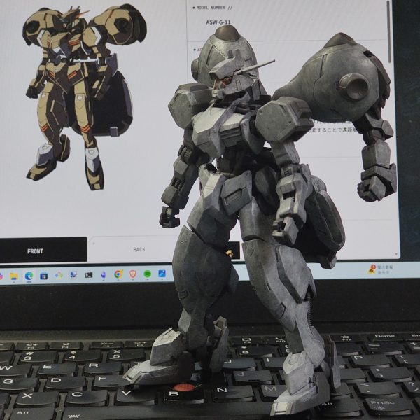 一色目、黒以外ディアクティブホワイトで塗る事になったのでほぼほぼ真っ白に塗っていきます。黒との境界も相手が黒なので雑でok1枚目、ディアクティブホワイト一周2枚目、ディアクティブホワイト、3周くらいで終了。3枚目、ウォッシング前2色目の途中経過、撮ってなかった。（2枚目）
