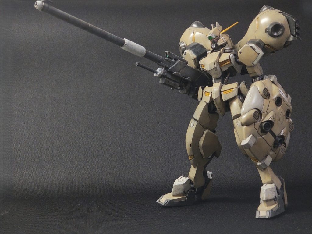 滑空砲があったのを思いだし、シールド兼務のお尻のスカートと装備。