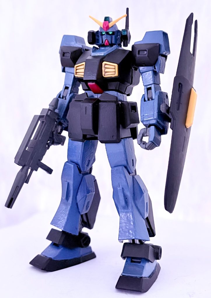 フロントビュー。まずはお馴染みのガンダムヘッド。やはりガンダム頭にするとカッコよく見える(gundam-kao3)