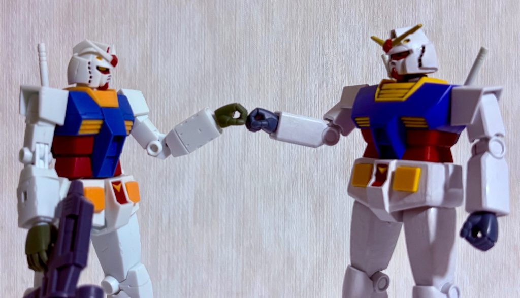 共通点はどちらもロボット魂のハンドパーツを使っている事である(gundam-kao6)