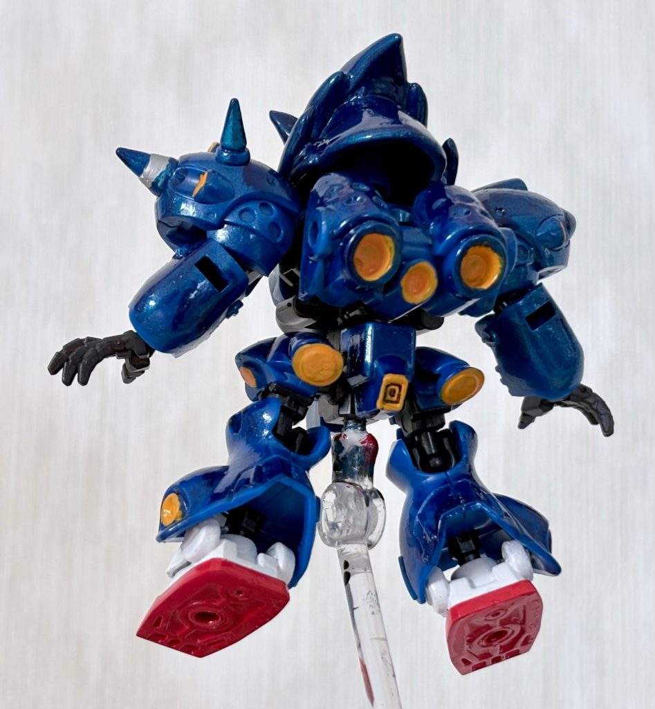 リアビュー。メタリックブルーとシルバーを基調としたギラギラボディが特徴。足はソニックのシューズに合わせてガンダムの足を使用した(gundam-kao6)
